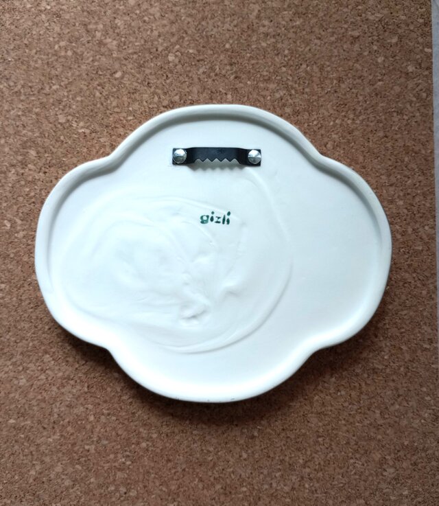 ブラシの幻影 陶器の壁飾り オブジェ | iichi 日々の暮らしを心地よく