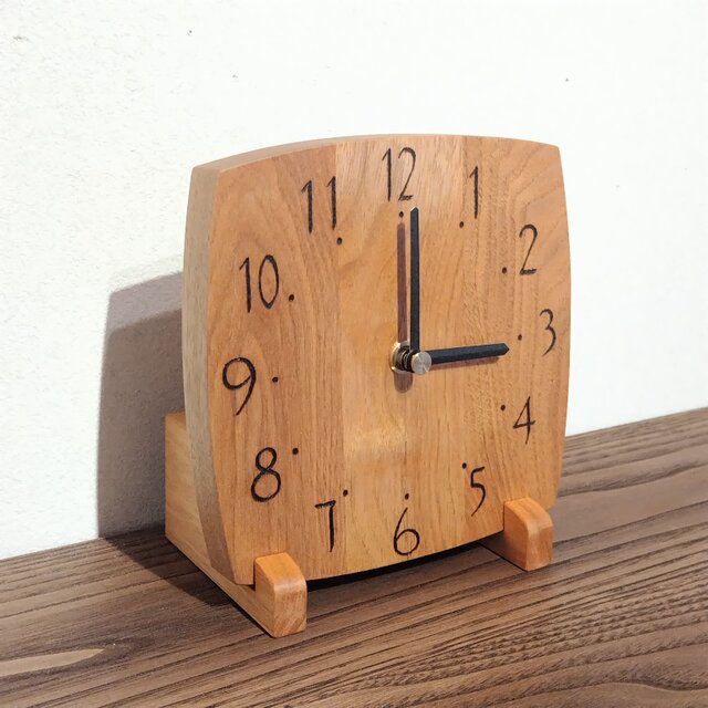 掛け・置き兼用 時計 15×15cm 【 現品・ギフト対応 】 ～クルミ・木目