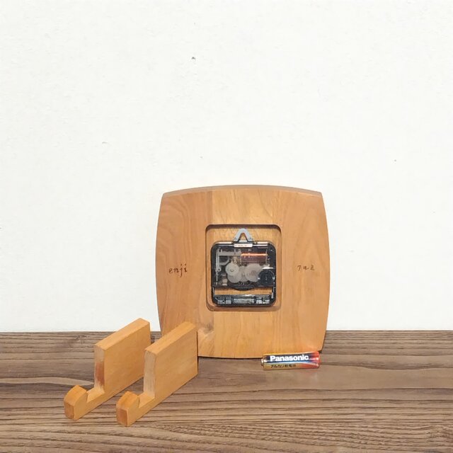 掛け・置き兼用 時計 15×15cm 【 現品・ギフト対応 】 ～クルミ・木目
