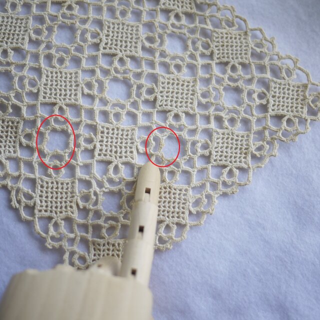 イギリスヴィンテージ　色糸手刺繍　編みレース繋ぎ　円形クロス 手編みレースモチーフ イギリス ヴィンテージ | iichi 日々の暮らしを