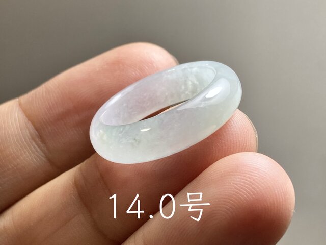 L18-73 氷糯種 薄白緑 14.0号 ミャンマー産 A貨 本翡翠 くりぬき