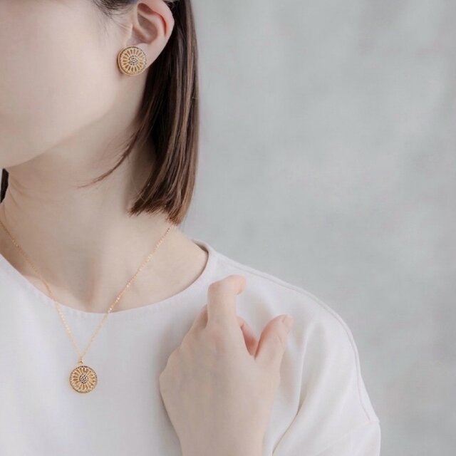 セット】ひまわり色のチェコガラスボタン ピアス／イヤリング