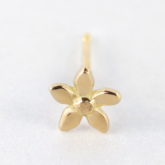 K18 小花のスタッドピアス｜片耳販売 ゴールド 可憐な花 華奢な小花