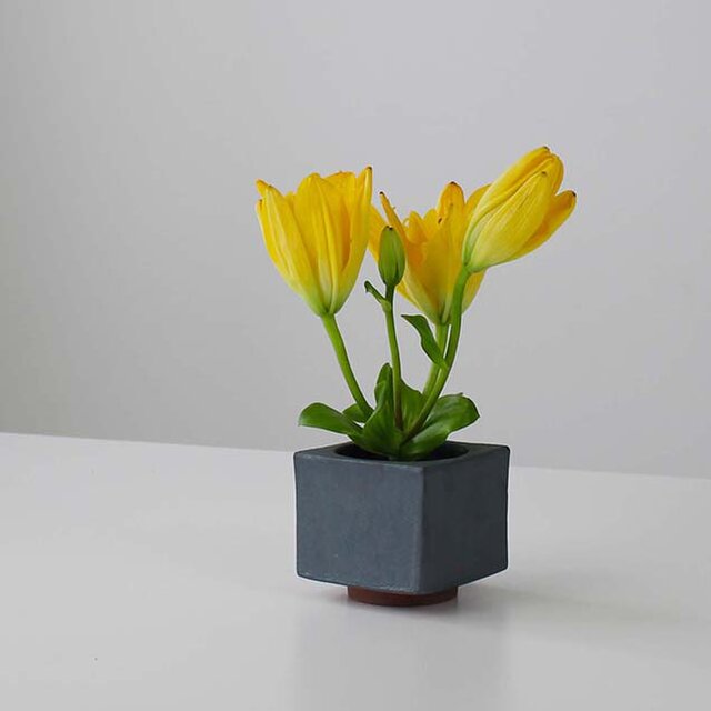 MYK：KENZAN - rin（2号）【 凛 瓦 花瓶 花器 フラワーベース 剣山