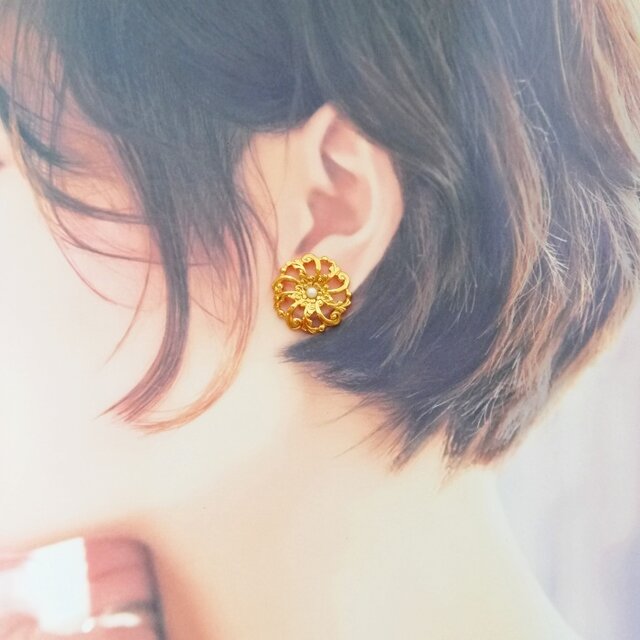 AVON エイボン ゴールドトーン フィリグリー フラワー フェイクパール