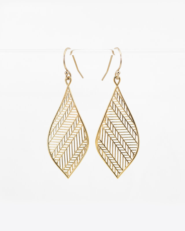 SV Leaf Hook Earrings｜リーフフックピアス・イヤリング | iichi 日々