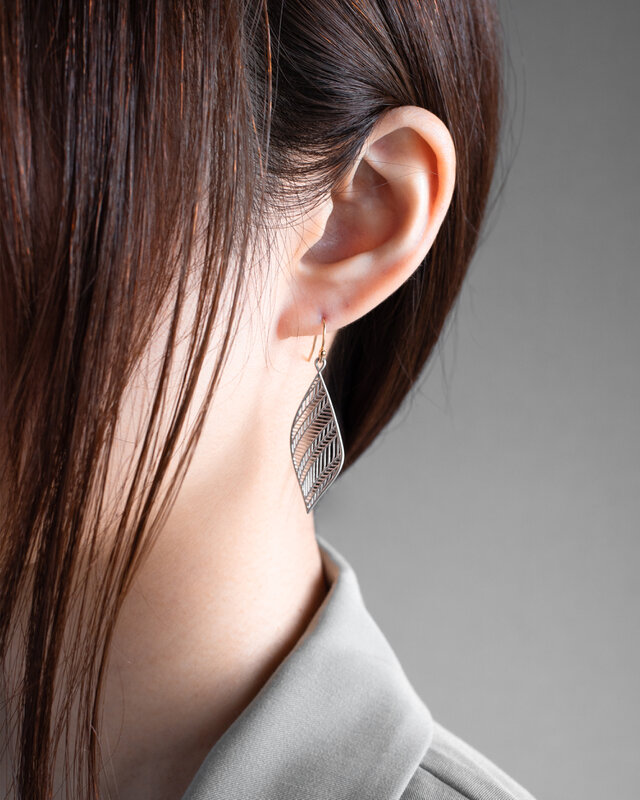 SV Leaf Hook Earrings｜リーフフックピアス・イヤリング | iichi 日々