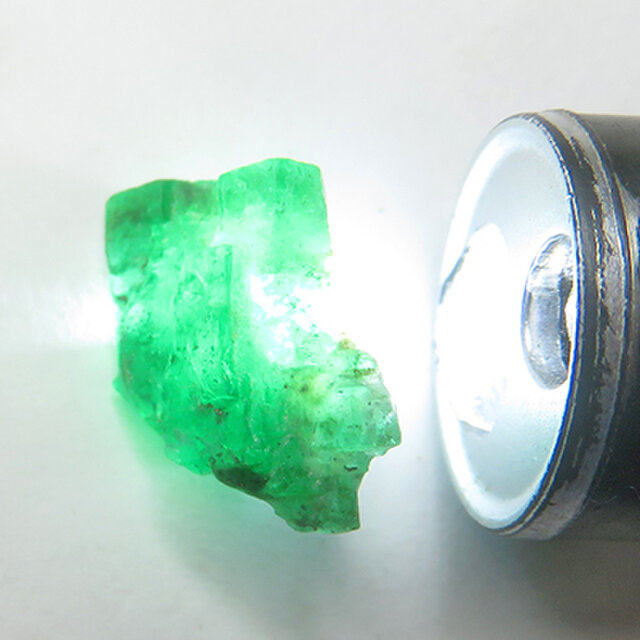 ノンオイル・一点物】心を満たす極上の深緑 ザンビア産エメラルド 結晶