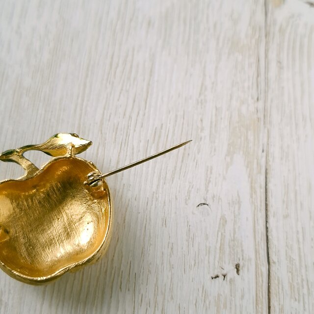 yellow apple vintage brooch ヴィンテージブローチ | iichi 日々の
