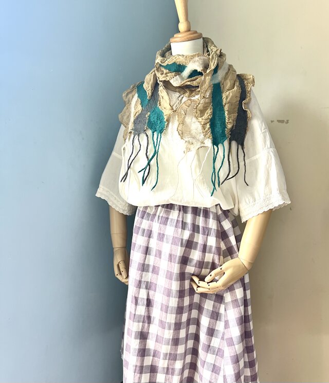 羊毛と草木染めガーゼのストール（ざくろ） | iichi 日々の暮らしを