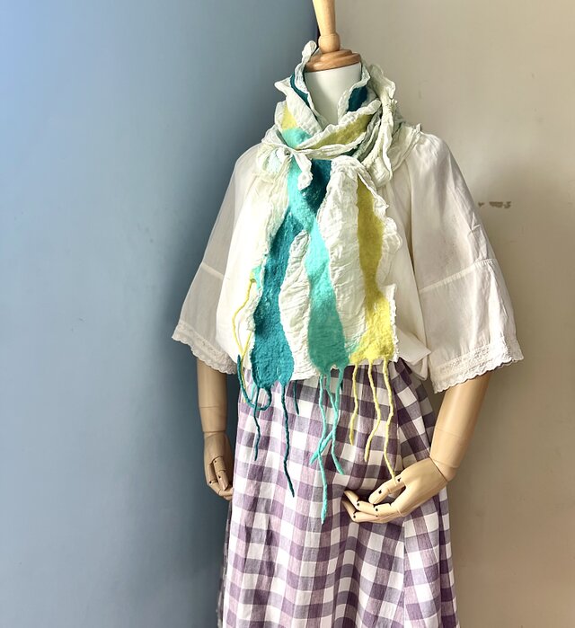 羊毛と草木染めガーゼのロングストール（よもぎ） | iichi 日々の
