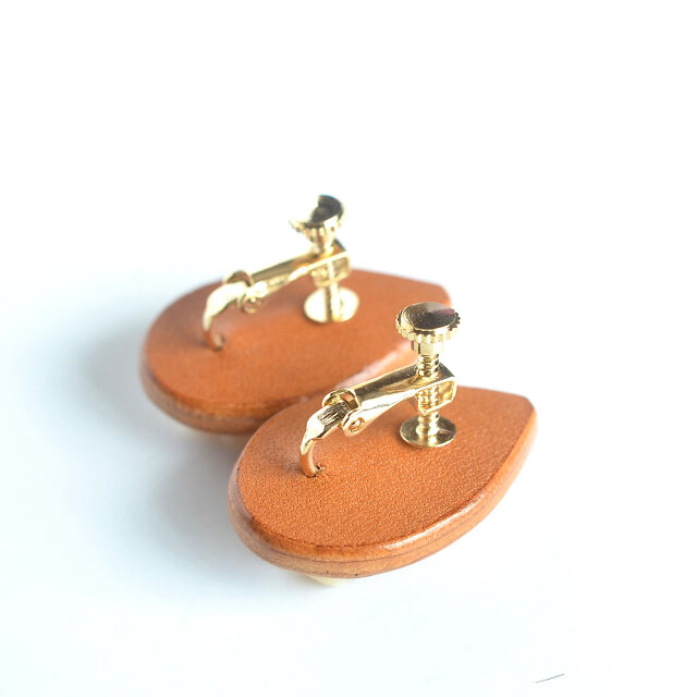 Bloom【レザーピアス/イヤリング】 “camel” | iichi 日々の暮らしを 
