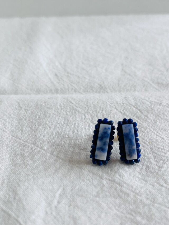 専用 ソーダライトのピアス R756 天然石刺繍／ピアス】ソーダライト×ラピスラズリ | iichi 日々の暮らし