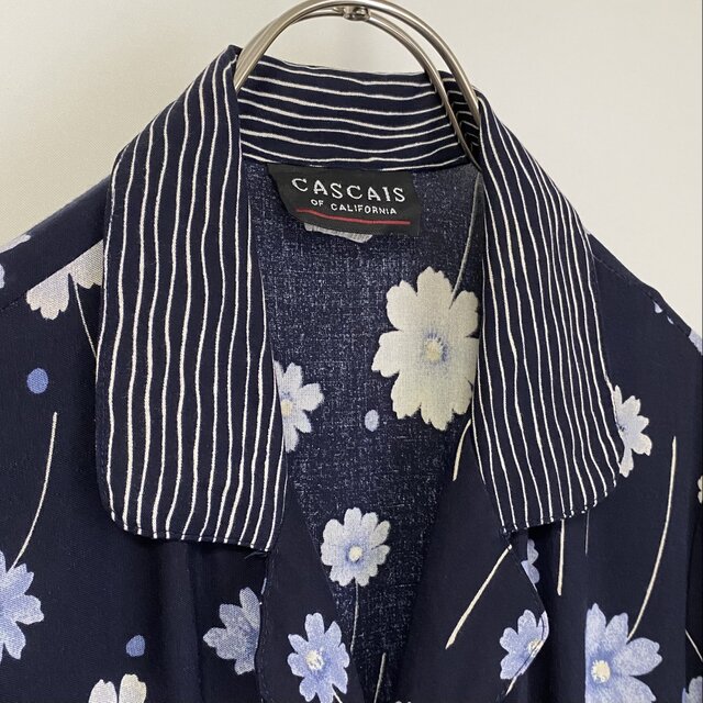Vintage 80s-90s USA retro botanical flower navy blue one long