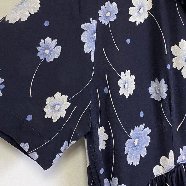 Vintage 80s-90s USA retro botanical flower navy blue one long