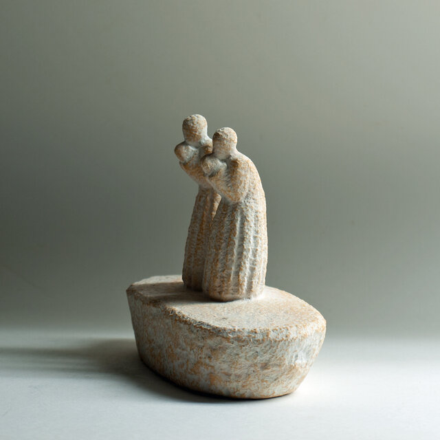 *Antique postcard　お人形さんと少女の食前の祈り 祈る人 20260625 Praying Person 20260625 | iichi 日々の暮らしを
