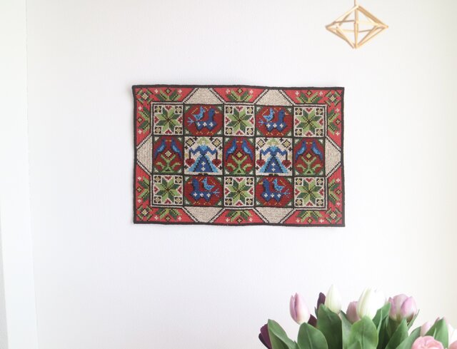 スウェーデンで見つけたツヴィスト刺繍のタペストリー No.6257 | iichi