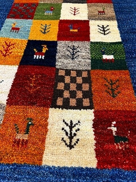 【T】早い者勝ち✨ペルシャ　ギャッベ　玄関マット　ラグ86x58cm　茜色　孔雀 ペルシャ ダバールギャッベ 玄関マット ラグ 89×61㎝ パネル柄 ブルー