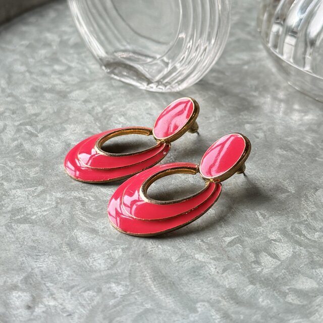 P806-ヴィンテージピアス U.S.A. 1980's Coral Pink Enamel Door