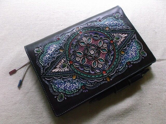 A6（文庫）サイズレザーマルチケース　刻印＆拭き染め ほぼ日手帳カズン対応 A5サイズ手帳カバー レザー 刻印＆拭き染め