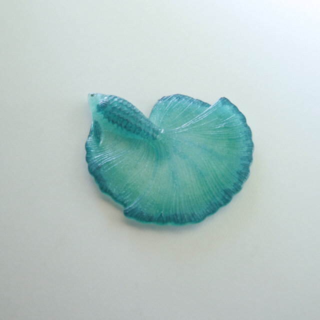 魚のオブジェ［ベタ 翠色］ | iichi 日々の暮らしを心地よくする
