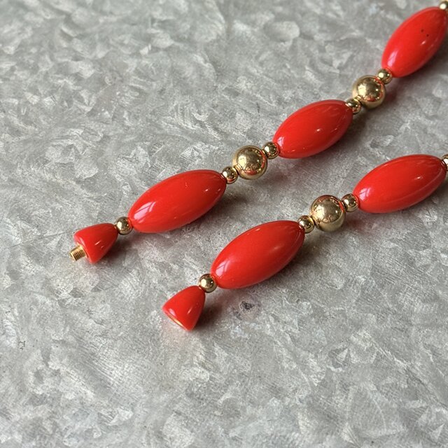 N327-ヴィンテージネックレス U.S.A. 1960-70's Cherry Red Oval Bead