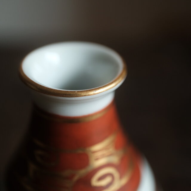 2匹の鶉が可愛い◇草花と流水。九谷焼 花鳥紋色絵金彩徳利 酒器 器