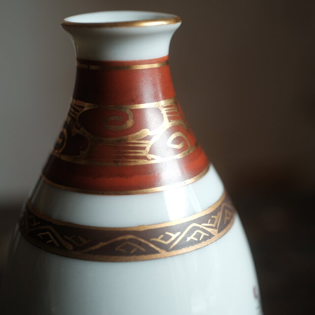 2匹の鶉が可愛い◇草花と流水。九谷焼 花鳥紋色絵金彩徳利 酒器 器