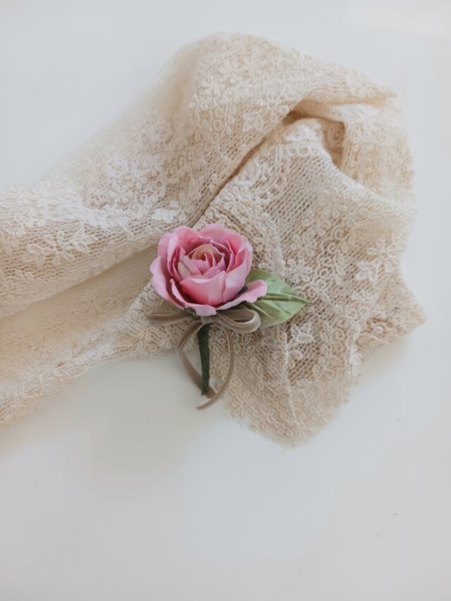 染め布花＊ミニ薔薇のコサージュ 髪飾り doll | iichi 日々の暮らしを