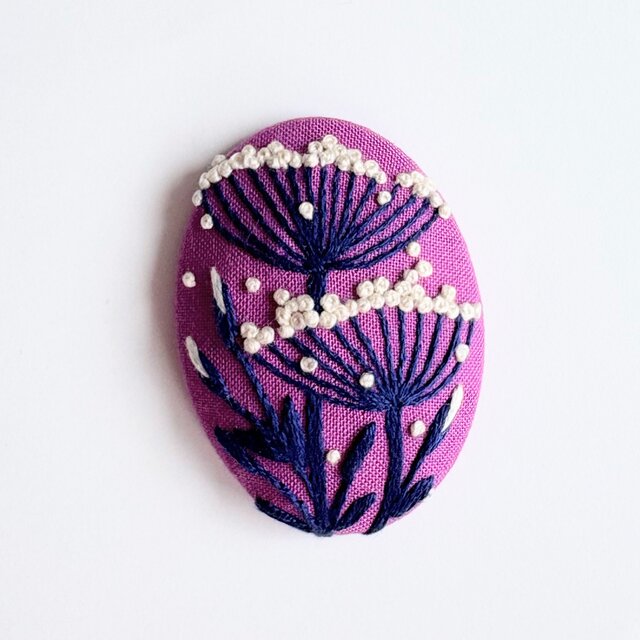 小さなお花の刺繍ブローチ・botanical#499 | iichi 日々の暮らしを