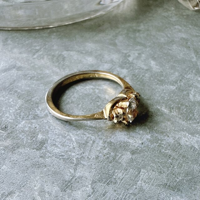 R447-ヴィンテージリング U.S.A. 1970-80's 18K H.G.E Oval 3-Stone