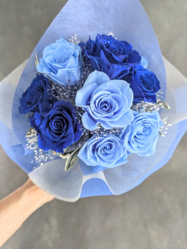 青薔薇 カスミソウの花束 青 プリザーブドフラワー青い薔薇と水色の