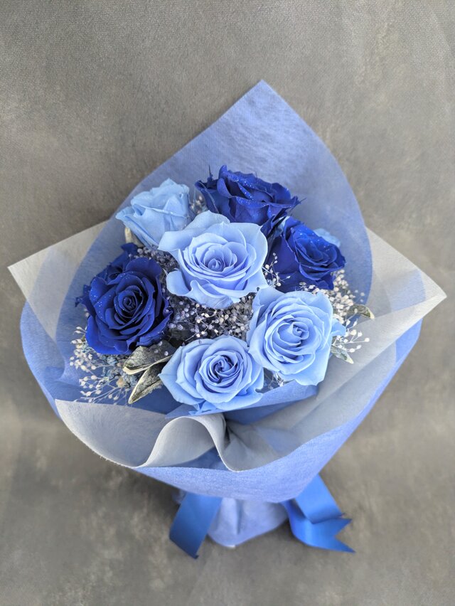 青い薔薇 様@ KC & Swippy Premium プリザーブドフラワー青い薔薇と水色の薔薇11本とかすみ草の花束／奇跡