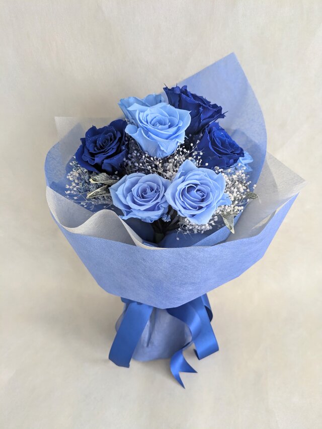 青い薔薇 様@ KC & Swippy Premium プリザーブドフラワー青い薔薇と水色の薔薇11本とかすみ草の花束／奇跡