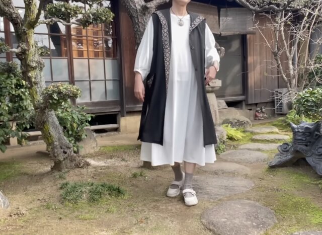 着物リメイク☆本場大島紬☆フード付きロングジレ&ワンショルダー 着物リメイク】フード付き羽織れるロングジレ/絽、大島紬 | iichi 日々