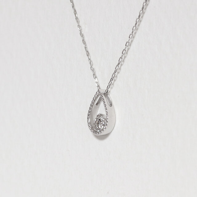 プラチナ 0.10ct しずく ミル打ち 一粒ダイヤモンドペンダント Pt900