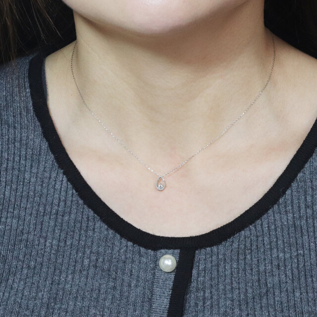 プラチナ 0.10ct しずく ミル打ち 一粒ダイヤモンドペンダント Pt900