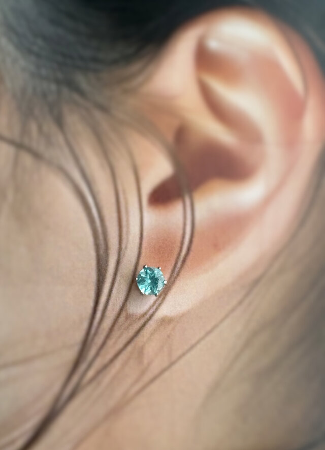 コ*キ様 Amaliブルーダイヤスタッズピアス ブルー ダイヤモンド ピアス