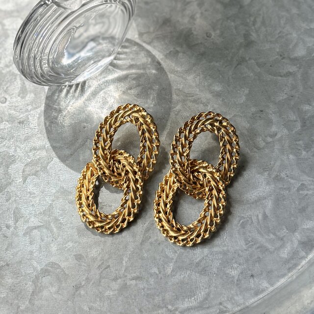 P813-ヴィンテージピアス U.S.A. 1980s Gold Twist Oval Drop | iichi