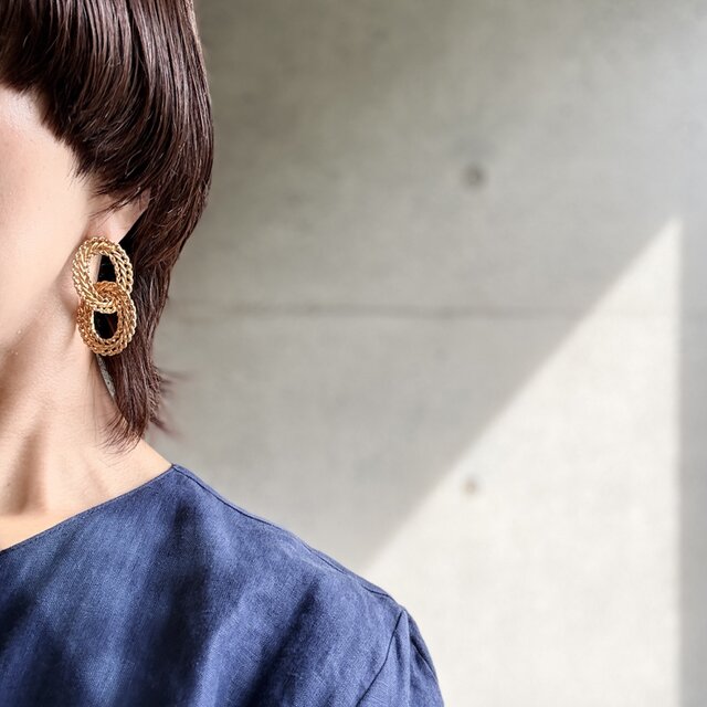 P813-ヴィンテージピアス U.S.A. 1980s Gold Twist Oval Drop | iichi
