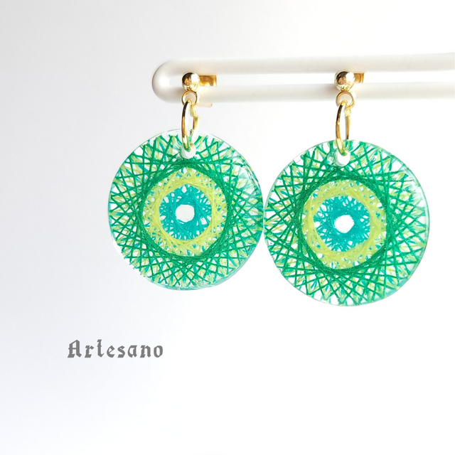 曼荼羅 ピアス ～Green×Yellow～ *Artesano* | iichi 日々の暮らしを