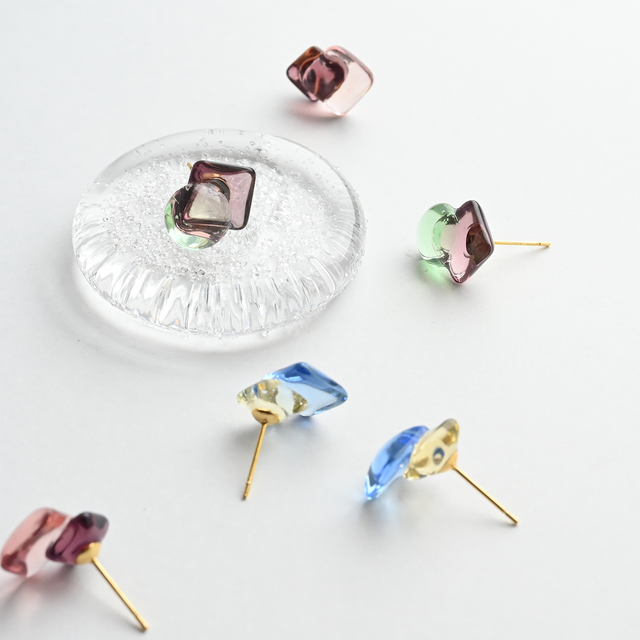 つやつやコロコロ✧ふたつのヴィンテージガラスのピアス／イヤリング