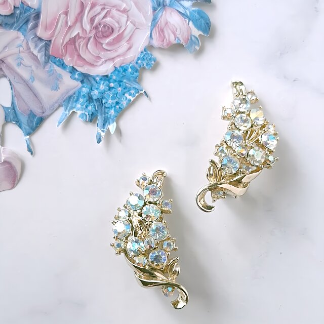 gold tone leaf aurora rhinestone flower ヴィンテージイヤリング