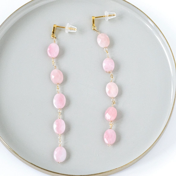 桜ミルクのロングピアス｜インドネシア産ピンクオパールロングピアス