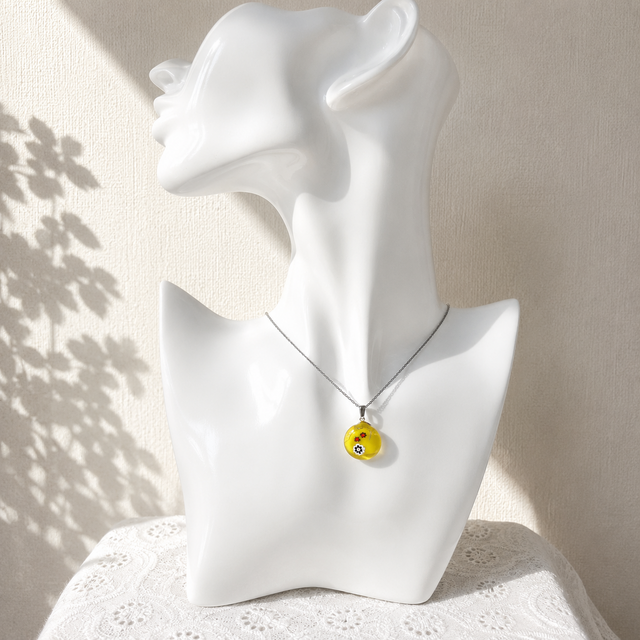 色の雫ネックレス『陽だまりの花』 | iichi 日々の暮らしを心地よく
