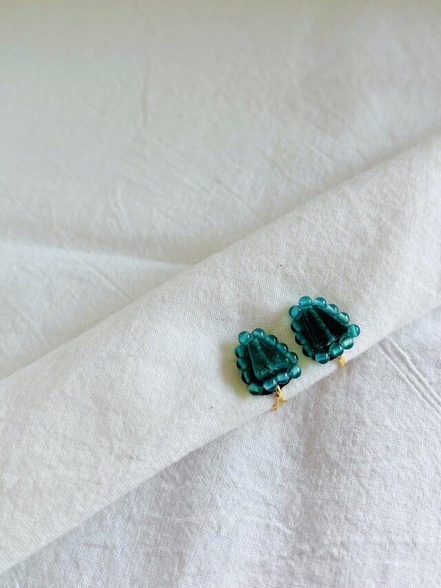 天然石刺繍／イヤリング】△グリーンアベンチュリン×グリーンオニキス