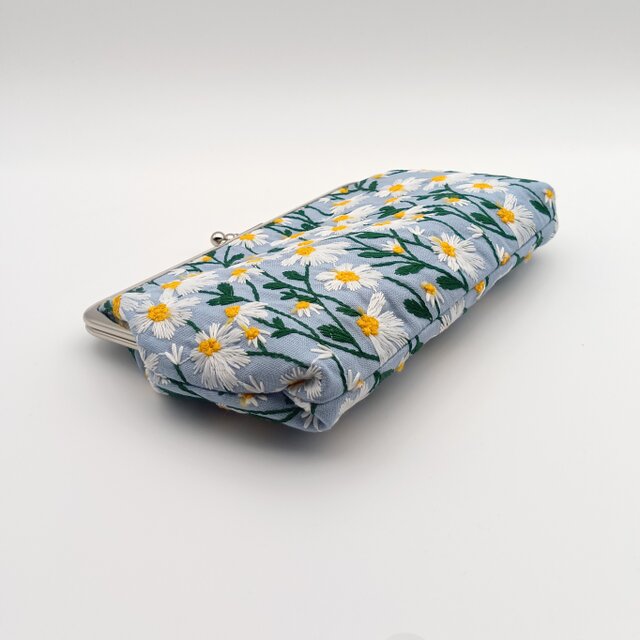 デイジー刺繍 お薬手帳・通帳ケース・大きめがま口ポーチ 19cm口金