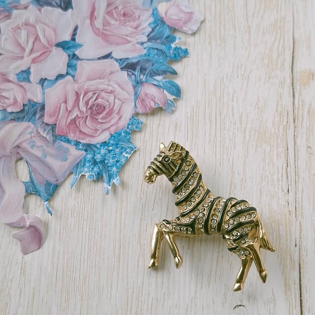 clear rhinestone black enamel zebra ヴィンテージブローチ | iichi