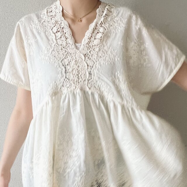 花柄刺繍コットンレース フレンチスリーブブラウス | iichi 日々の