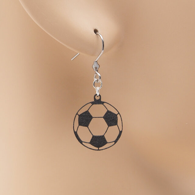 HM　ピアス　アンティークゴールド　サッカーボール サッカーボール Ω 軽さは正義 Ω ピアス Ω イヤリング | iichi 日々の
